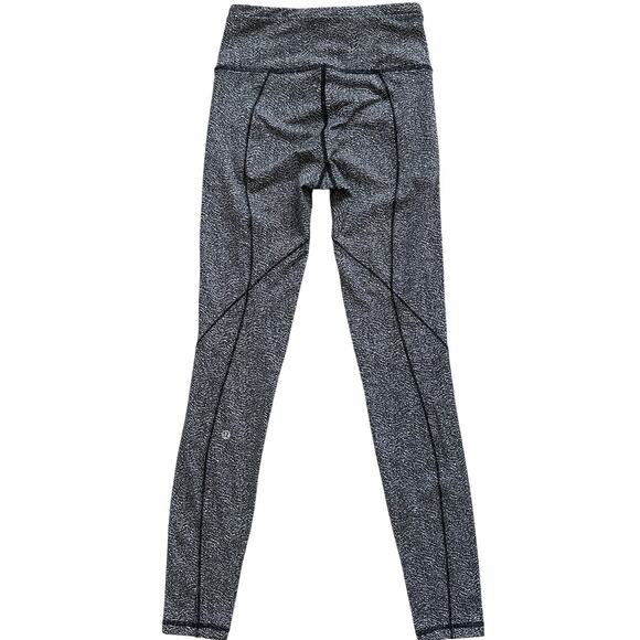 Lululemon Run It Out Luxtreme Leggings Ripple Jacquard Black White Size 4 - Picture 10 of 12